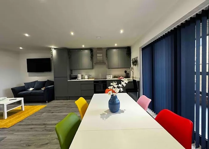 Wave Song - Hornsea Town House With Sea Views And Balconies