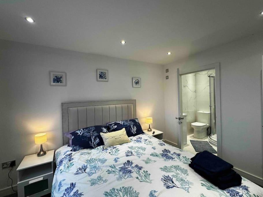 Hébergement de vacances Wave Song - Town House With Sea Views And Balconies *