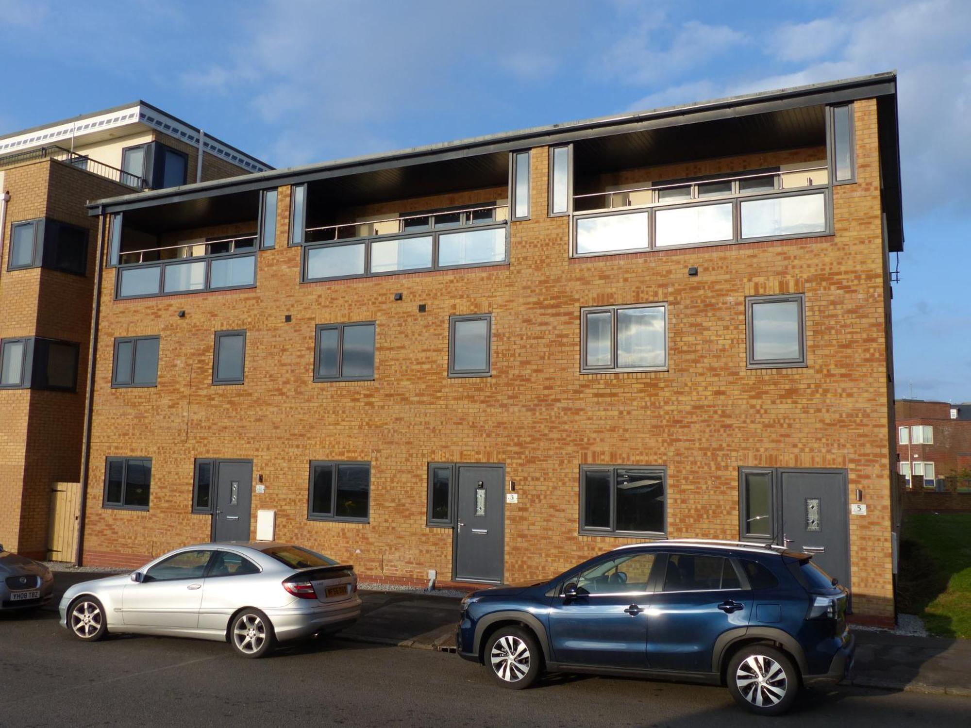Wave Song - Town House With Sea Views And Balconies *