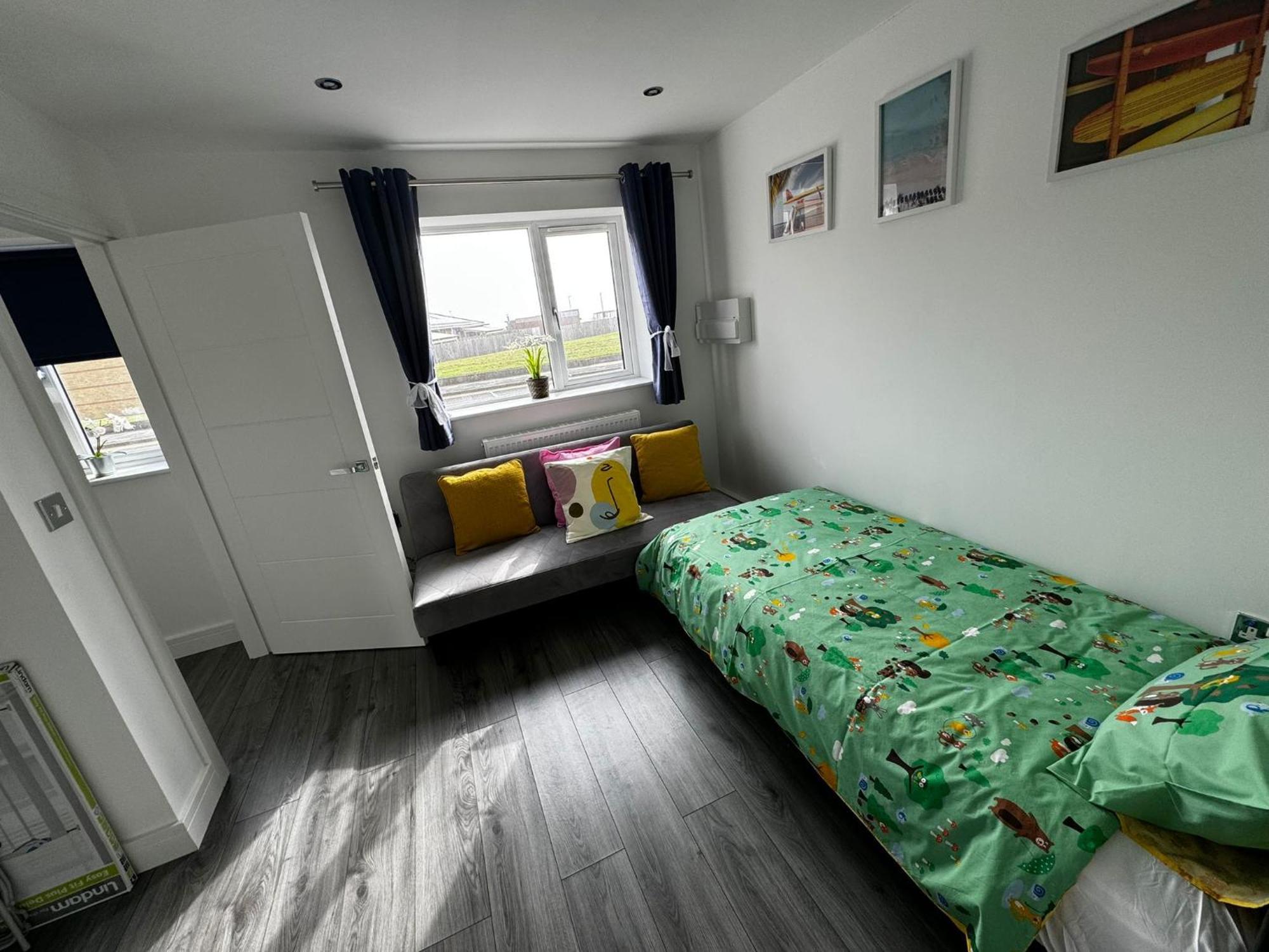 Hébergement de vacances Wave Song - Town House With Sea Views And Balconies