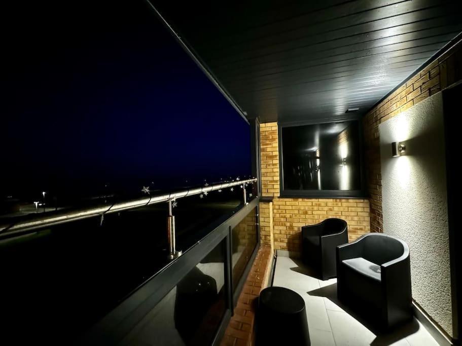 Wave Song - Town House With Sea Views And Balconies Hornsea